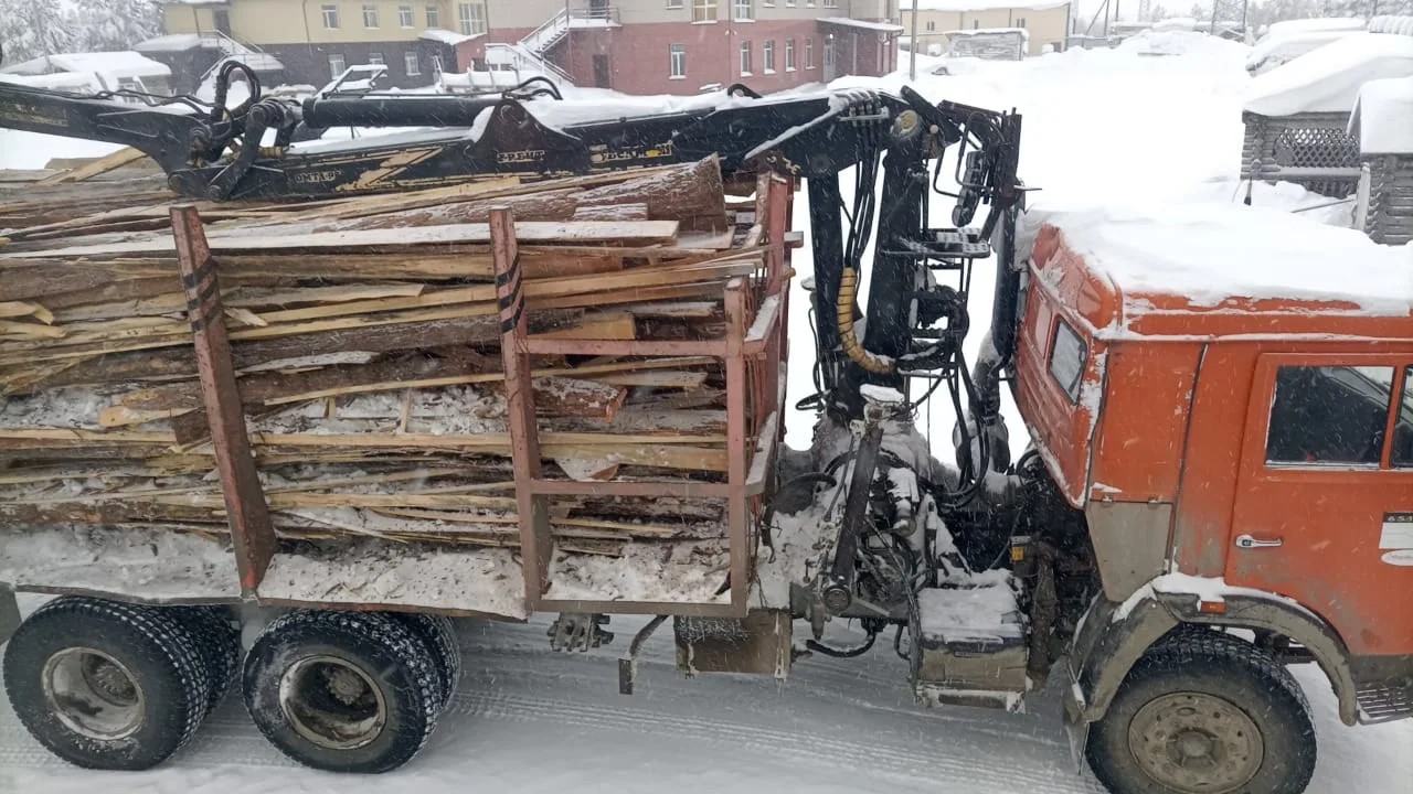 Погрузка горбыля Сургут
